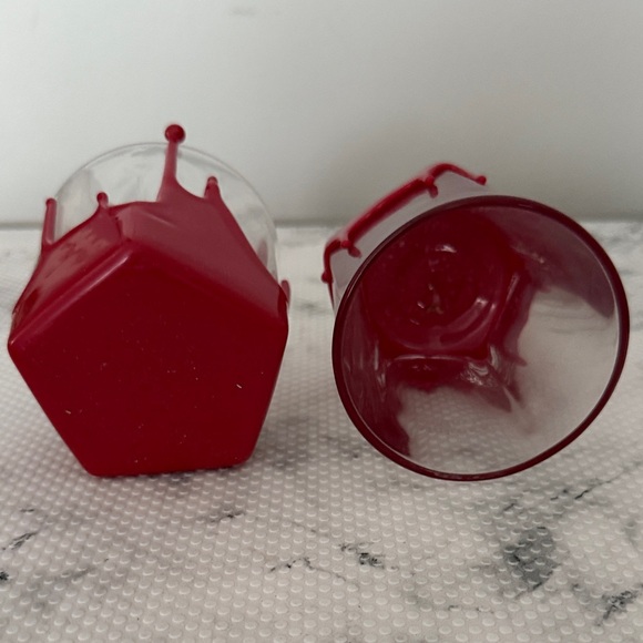 Maker’s Mark Signature Red Wax Cocktail Glass Set and Recipe Booklet - Picture 4 of 4